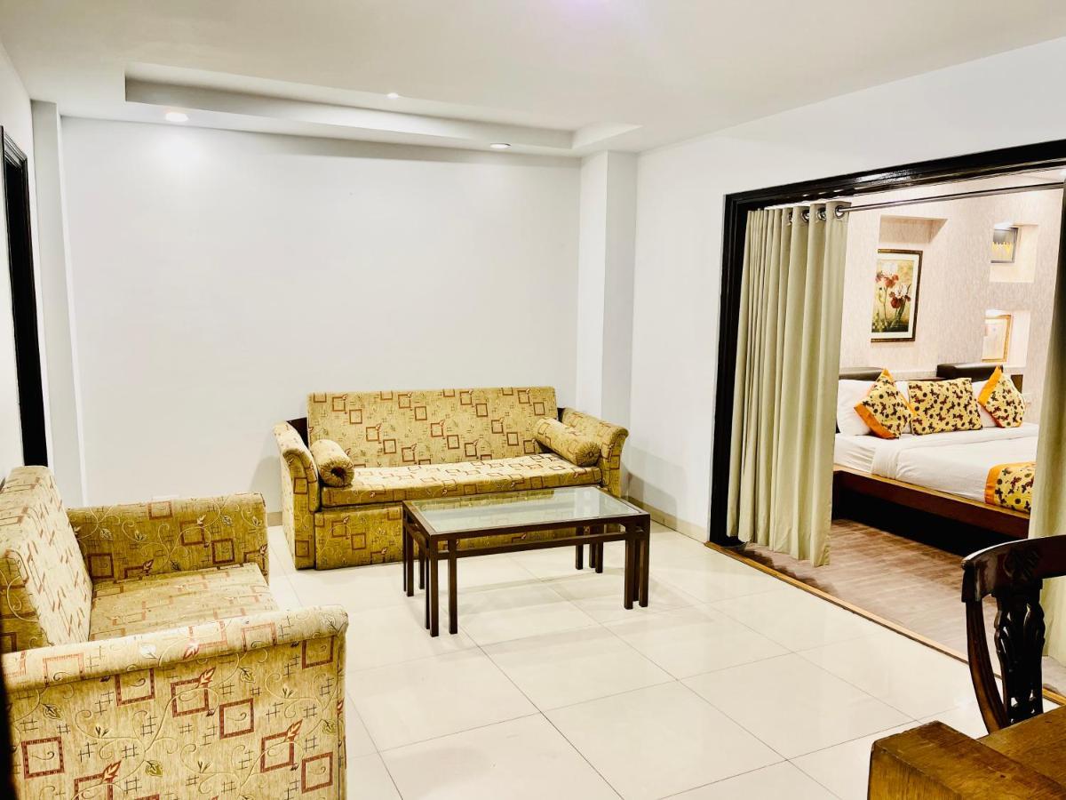 Hotel Queens Tower Amritsar Ngoại thất bức ảnh