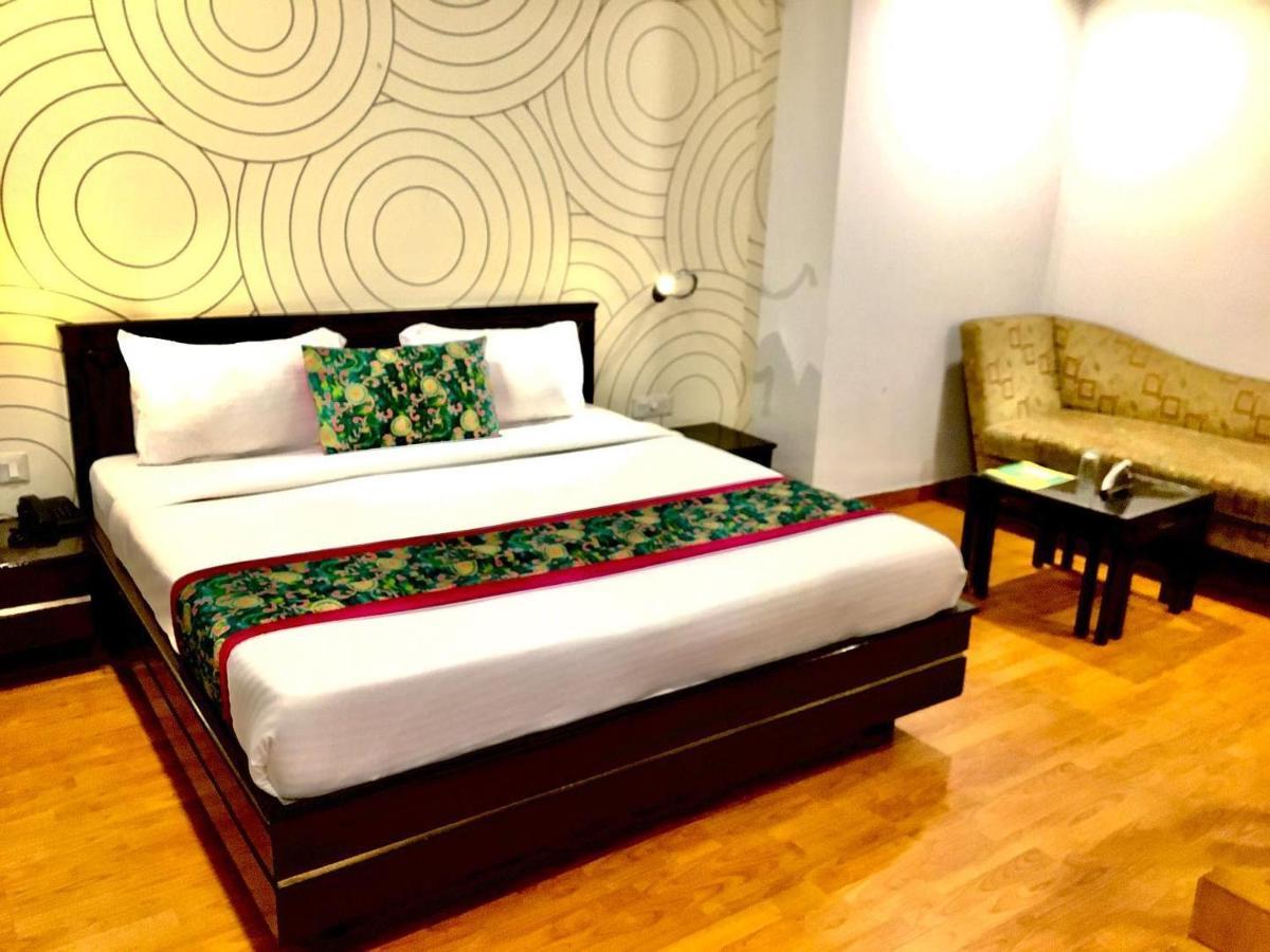 Hotel Queens Tower Amritsar Ngoại thất bức ảnh