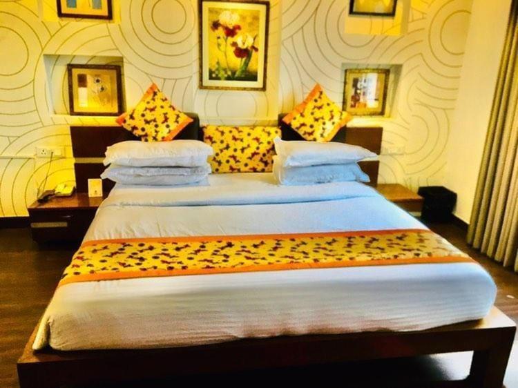 Hotel Queens Tower Amritsar Ngoại thất bức ảnh