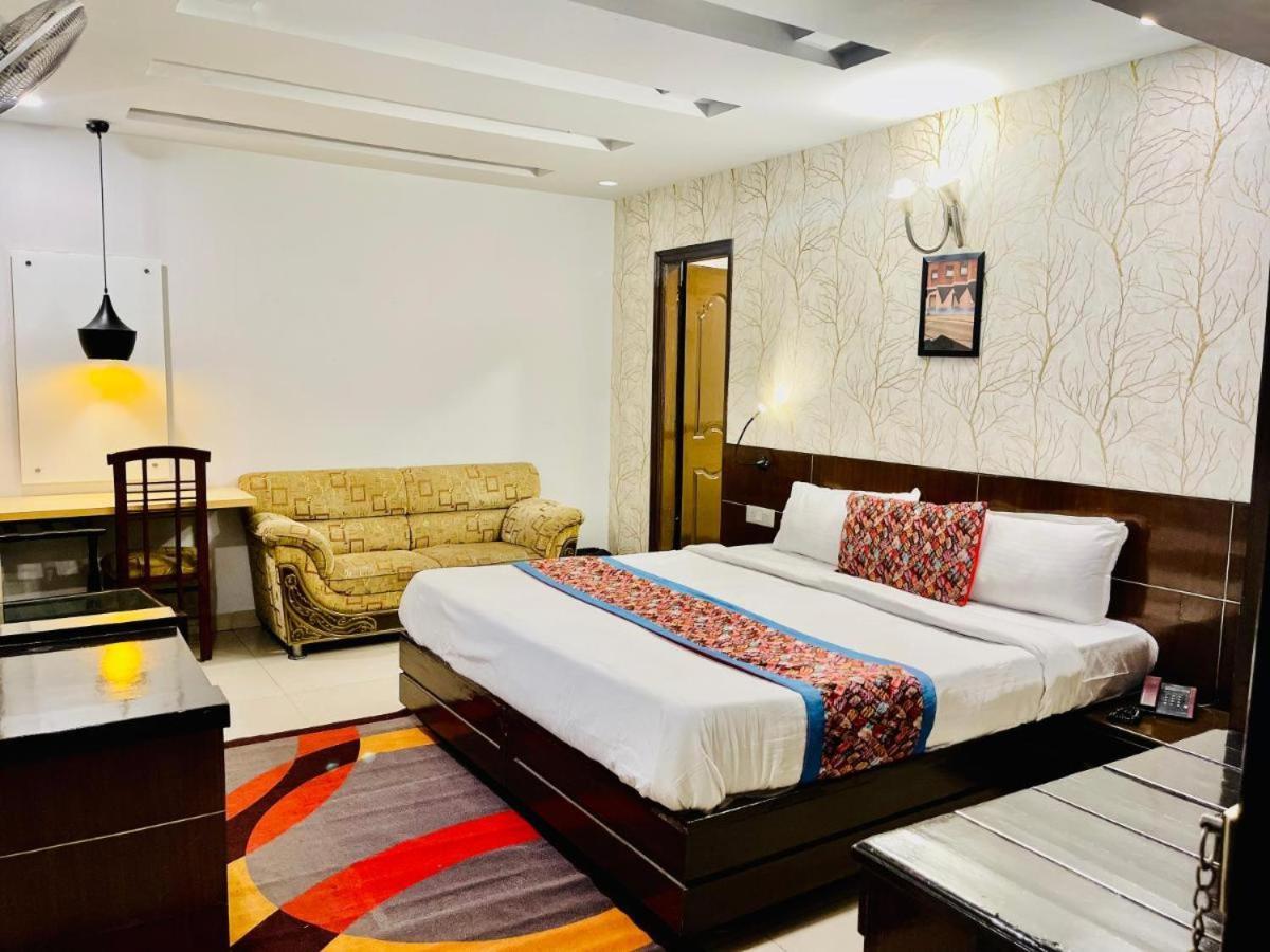Hotel Queens Tower Amritsar Ngoại thất bức ảnh