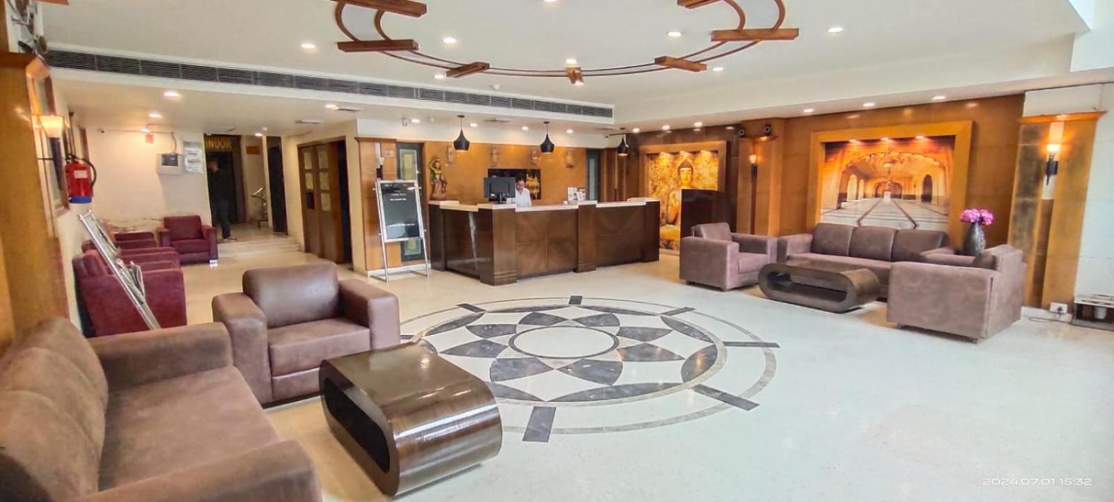 Hotel Queens Tower Amritsar Ngoại thất bức ảnh